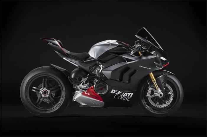 The Panigale V4 SP2 comes in the Ducati winter livery. 